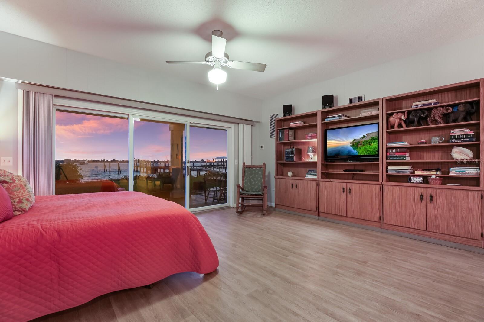 HOLLY - Residential