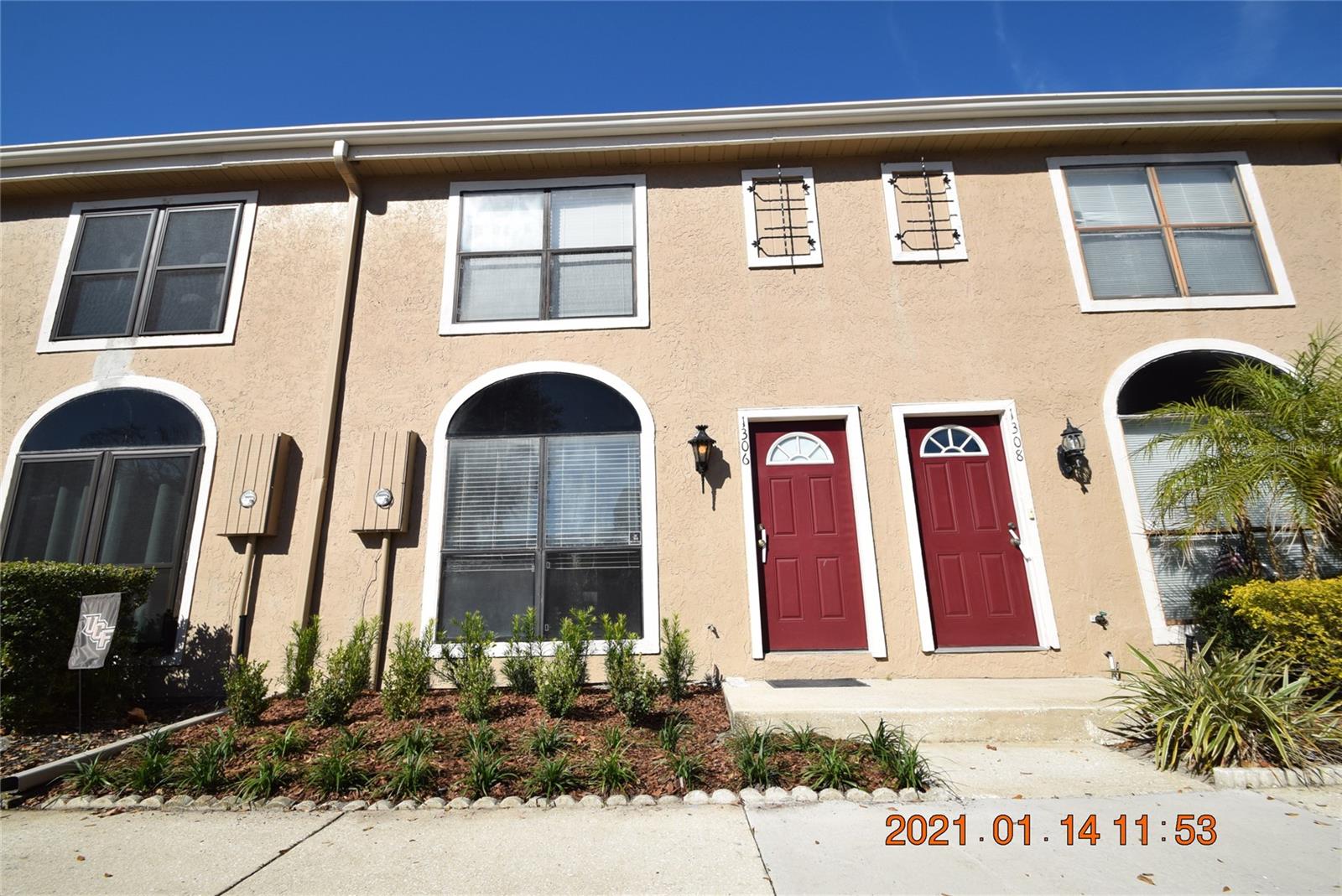 Tuscawilla Townhome For Sale in Casa Park Villas!!  Conveniently located across the street from Trotwood Park and a short walk to Winter Springs Town Center, Cross Seminole Trail, Central Winds Park, Tuscawilla Country Club and Golf Course. Recently Renovated townhome offers; 2 Bedrooms, 2 Baths, Remolded Kitchen, Crown Molding, Wood Grain Tile, Brand New Carpet, Granite Counter Tops, Stainless Steel Appliances, Assigned Parking, and a Community Pool. Appliances included are Range, Refrigerator, Microwave, Dishwasher, Disposal, Washer, and Dryer. Walking distance to Keith Elementary and Indian Trails Middle School!! SEMINOLE COUNTY SCHOOLS!!!! Excellent Location.