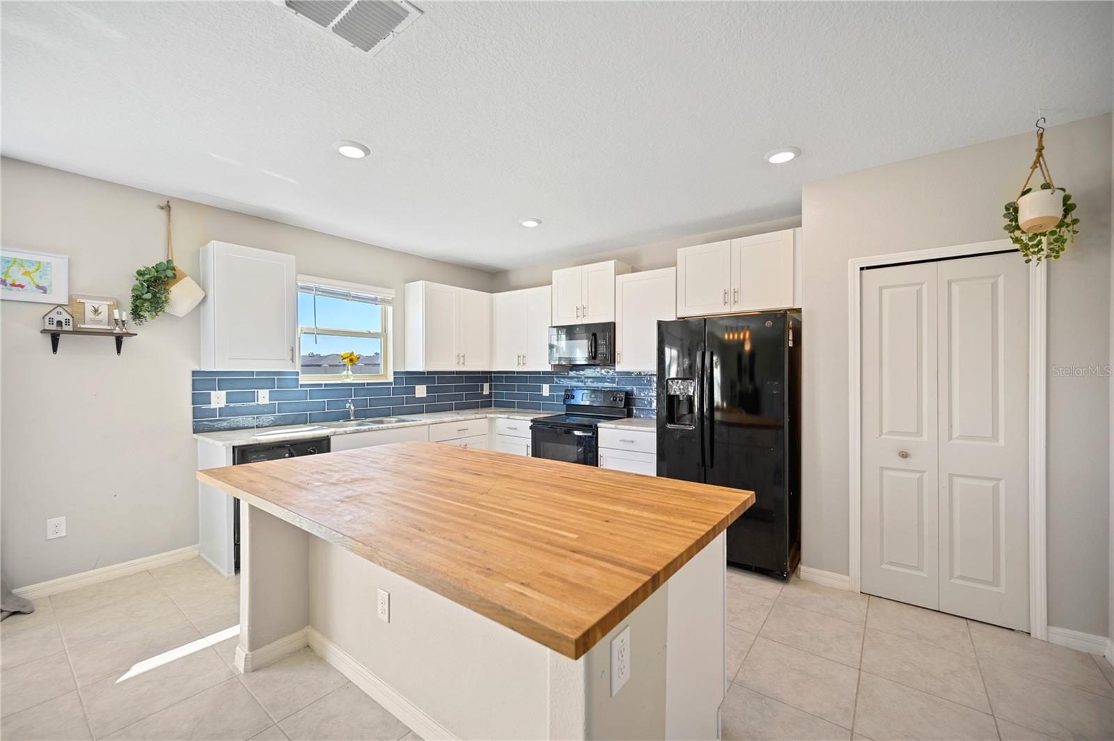 RIVERSTONE PH 1 - Residential