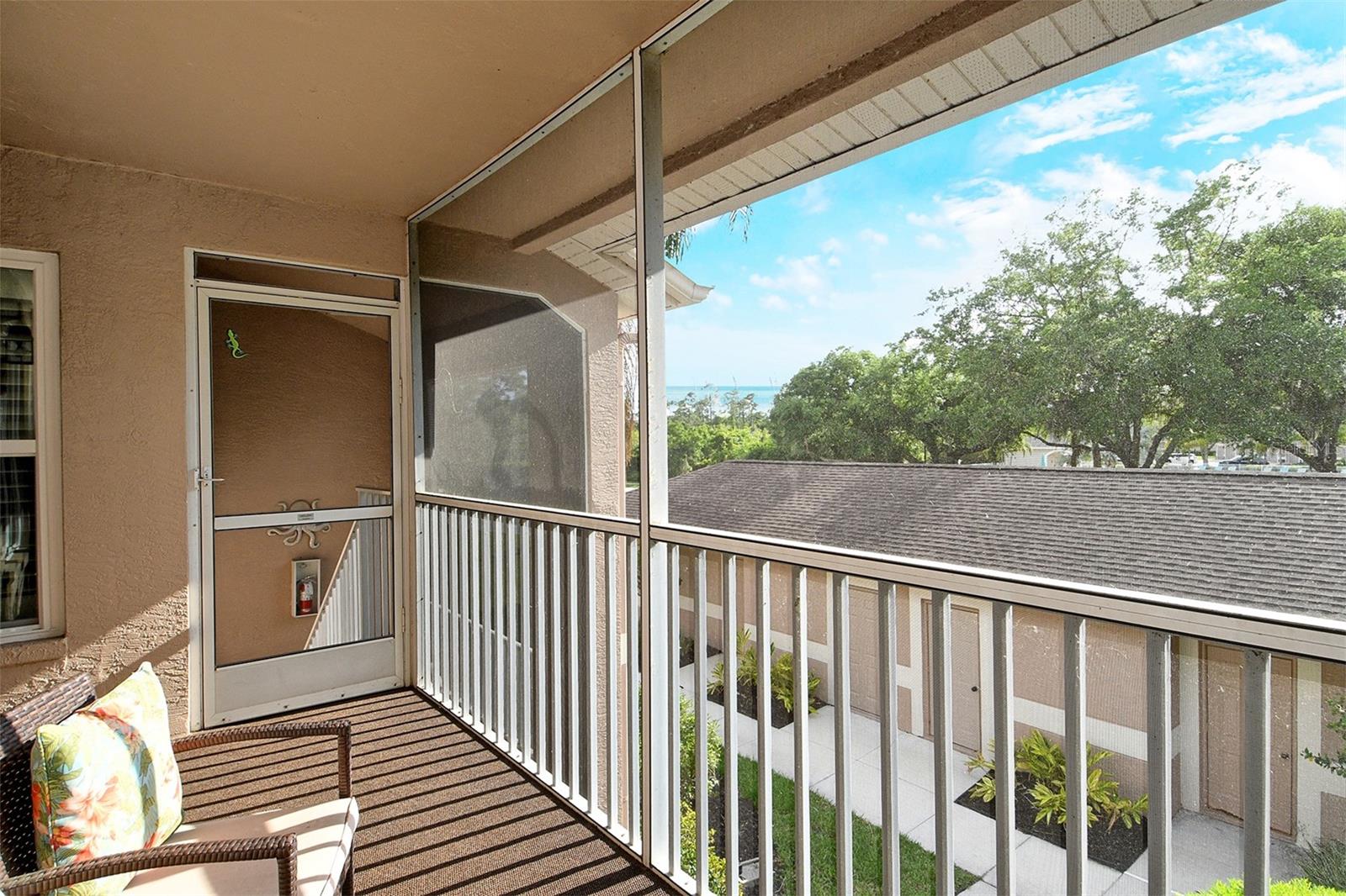 HERITAGE OAKS GOLF & COUNTRY CLUB - Residential