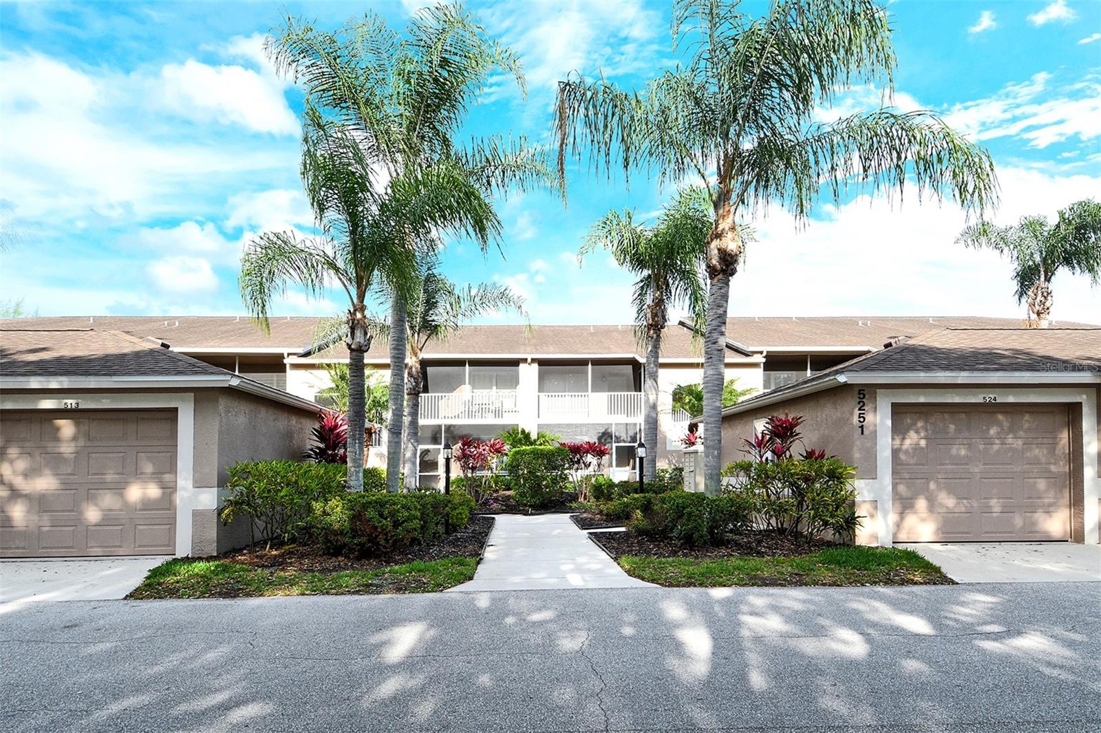 HERITAGE OAKS GOLF & COUNTRY CLUB - Residential