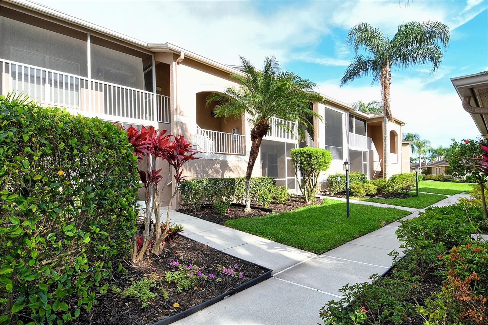 HERITAGE OAKS GOLF & COUNTRY CLUB - Residential