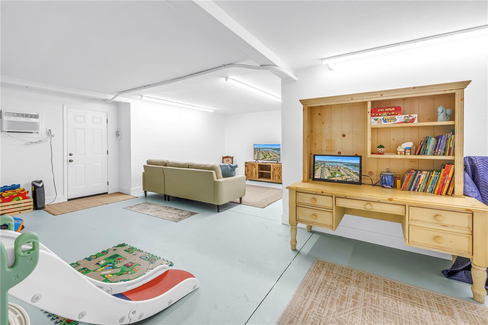 SUN KETCH CONDO - Residential