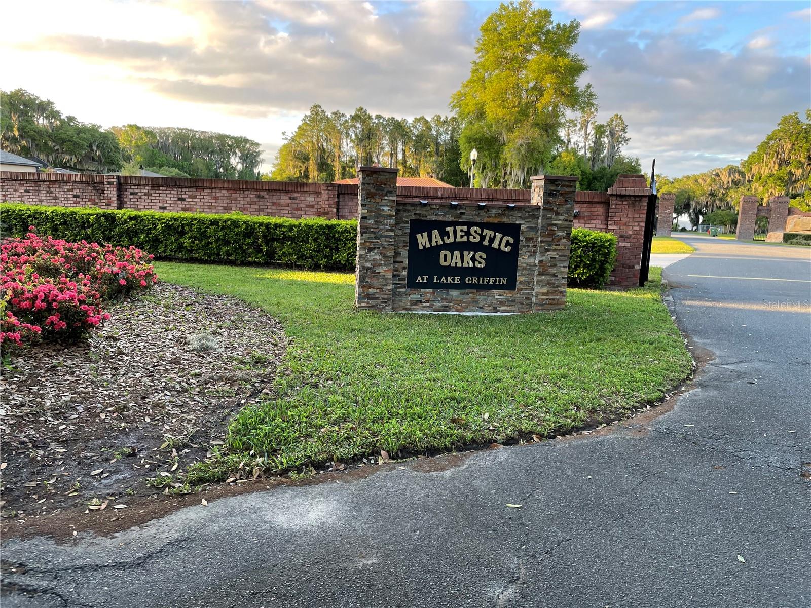MAJESTIC OAKS LANDING - Land