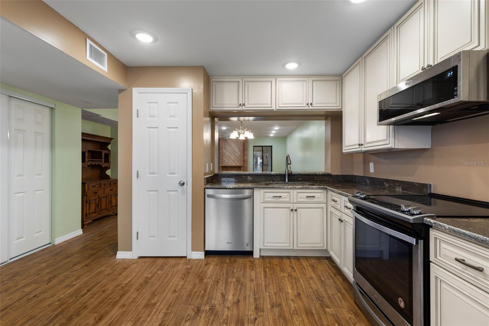 ESCONDIDO AT TOMOKA CONDO - Residential