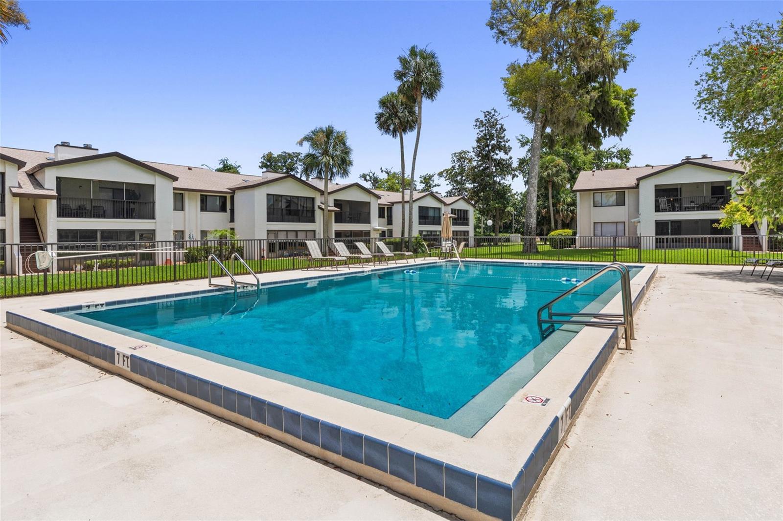 ESCONDIDO AT TOMOKA CONDO - Residential