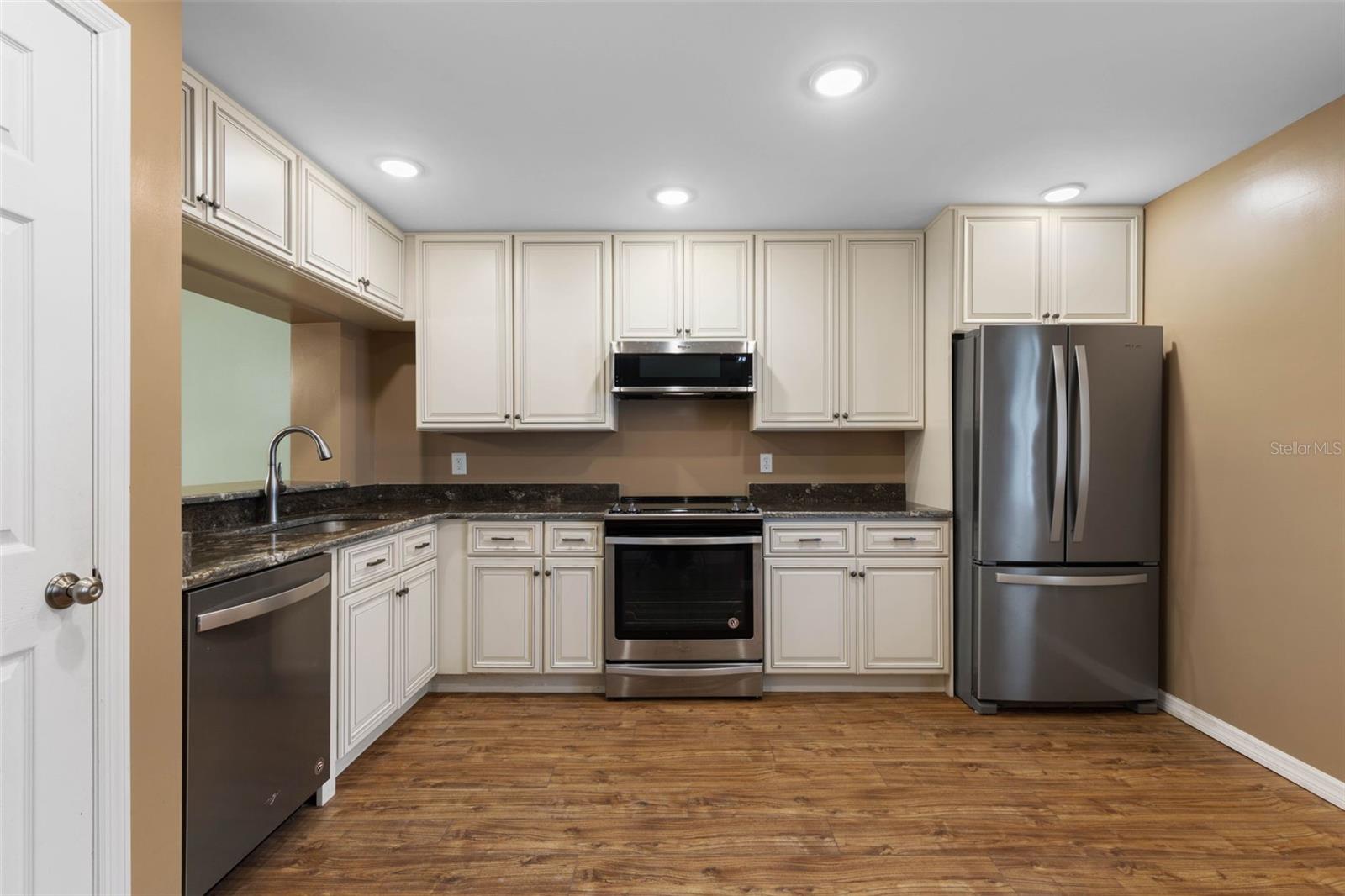 ESCONDIDO AT TOMOKA CONDO - Residential