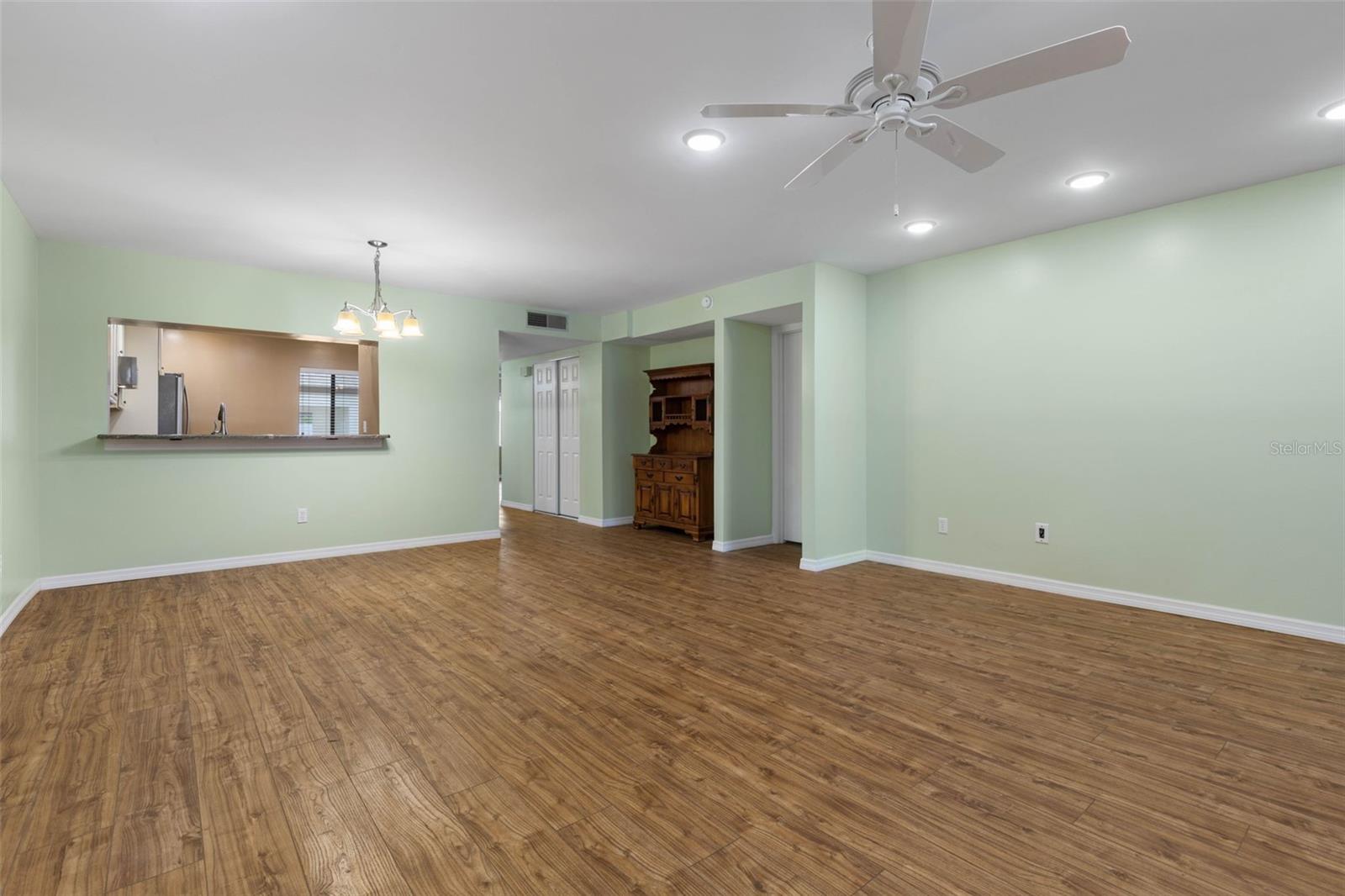 ESCONDIDO AT TOMOKA CONDO - Residential