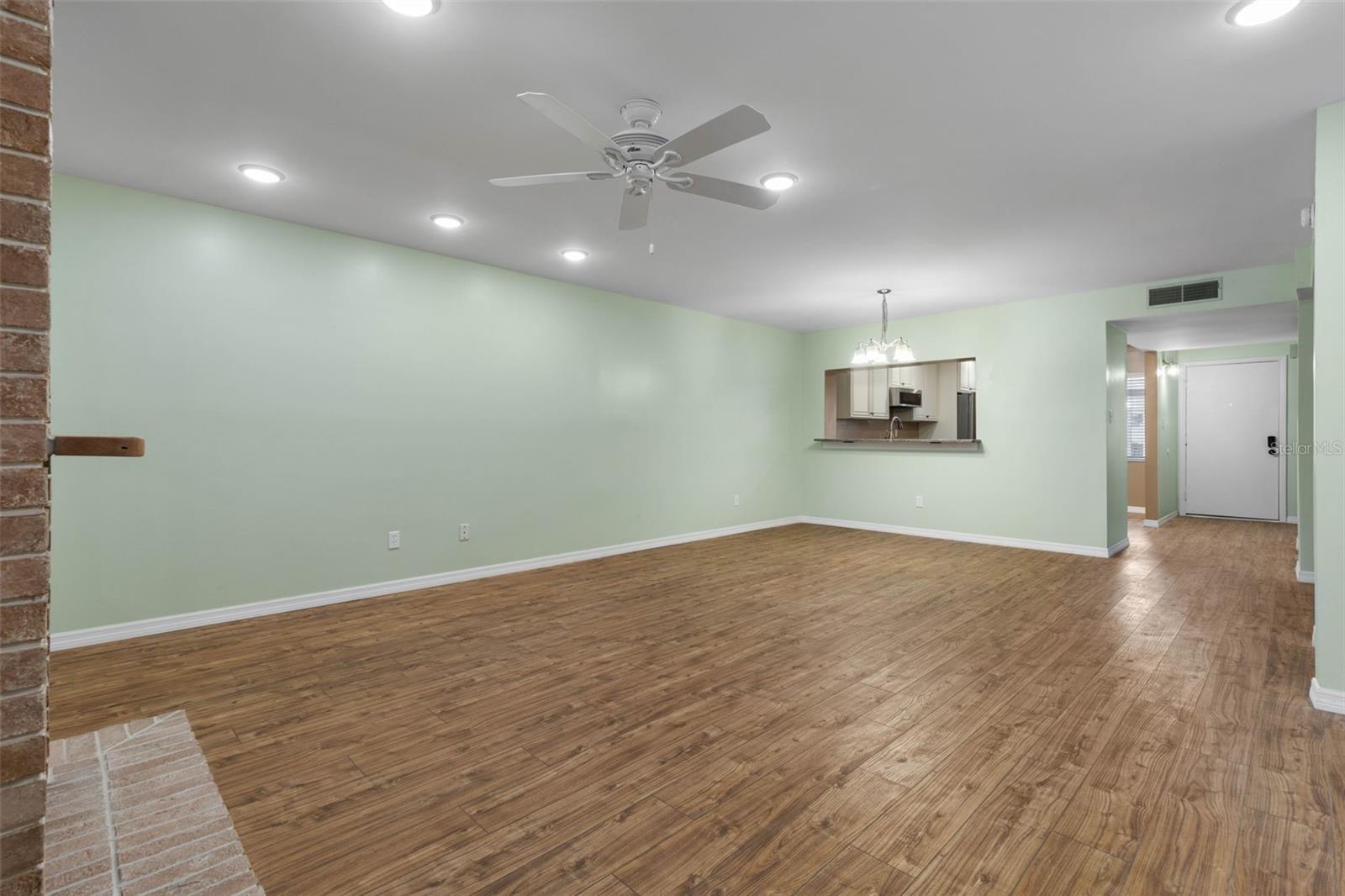 ESCONDIDO AT TOMOKA CONDO - Residential