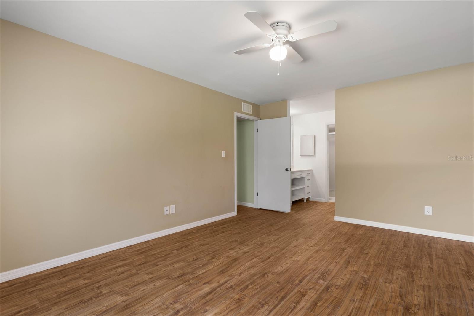 ESCONDIDO AT TOMOKA CONDO - Residential