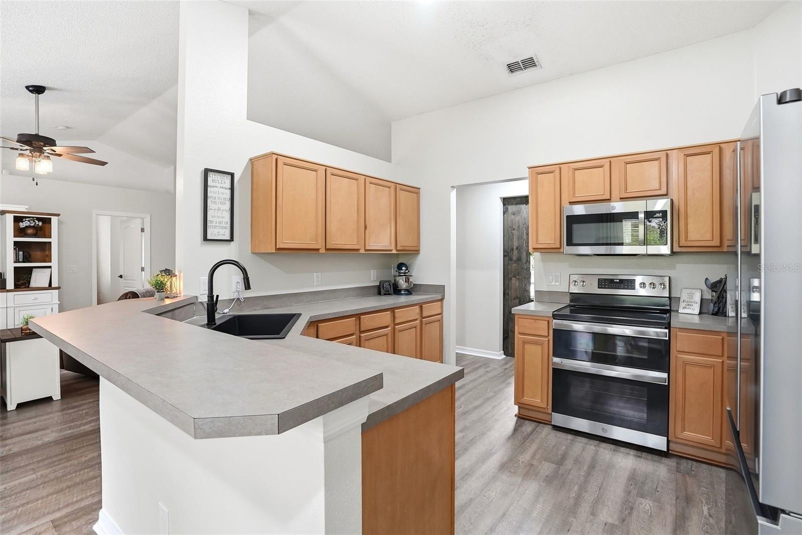 MINNEOLA HIGHLAND OAKS PH 02 LT 01 PB 52 - Residential