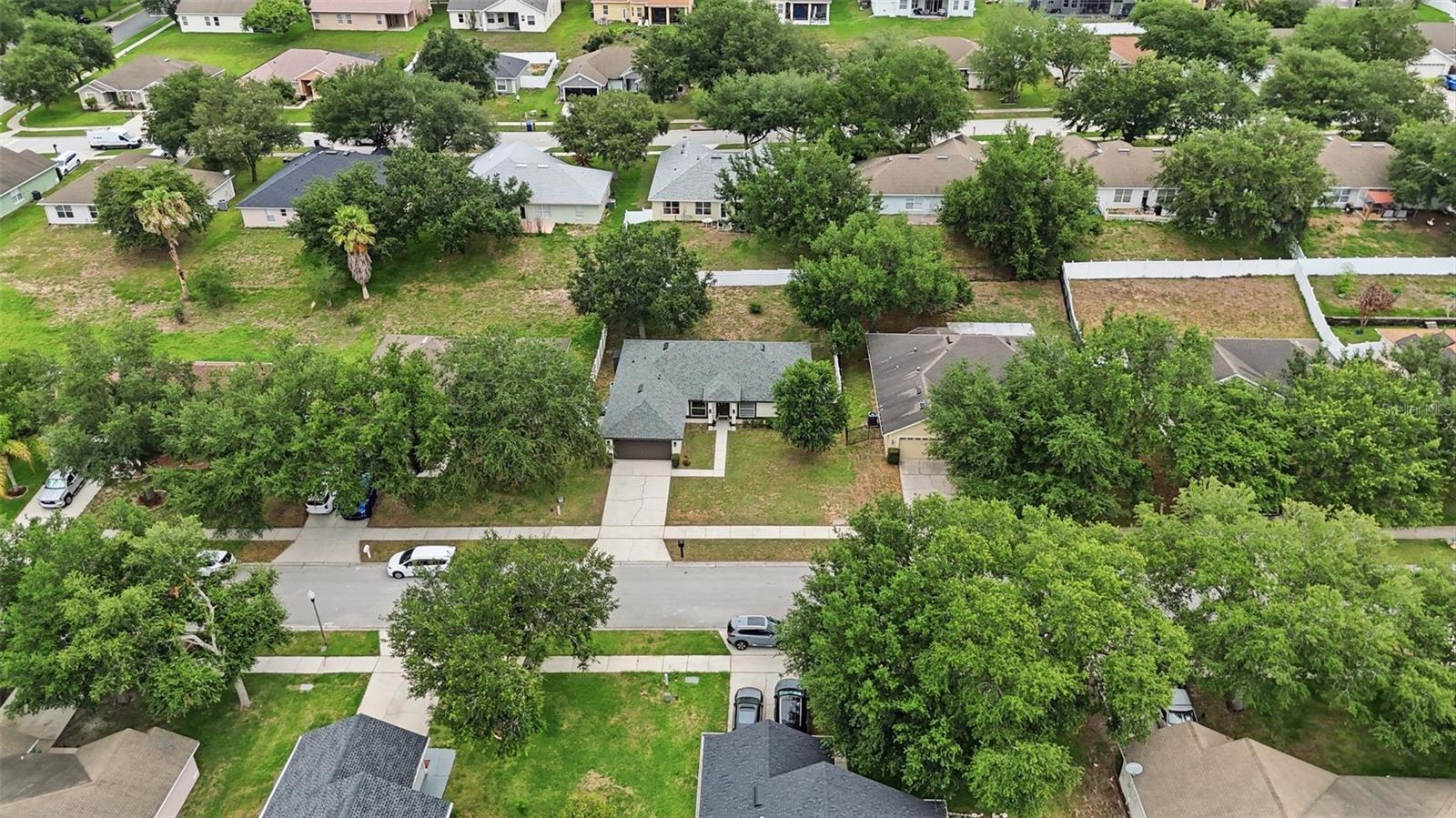 MINNEOLA HIGHLAND OAKS PH 02 LT 01 PB 52 - Residential