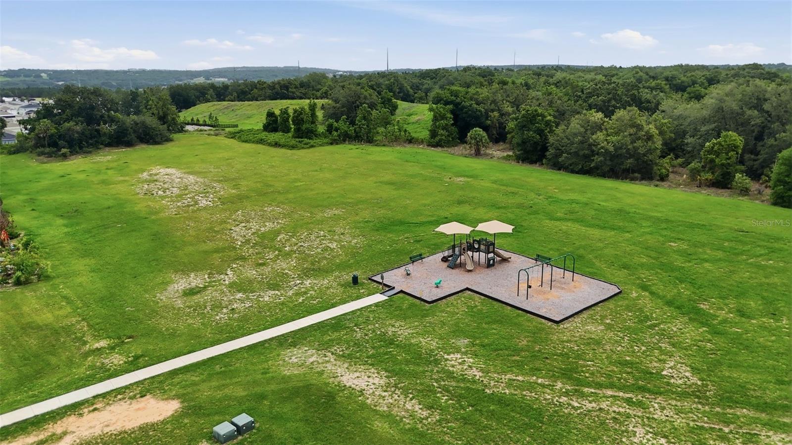 MINNEOLA HIGHLAND OAKS PH 02 LT 01 PB 52 - Residential