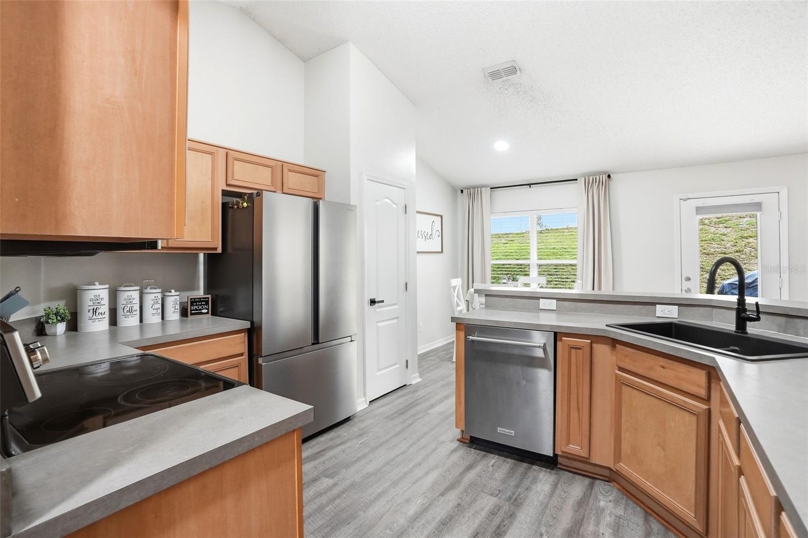 MINNEOLA HIGHLAND OAKS PH 02 LT 01 PB 52 - Residential