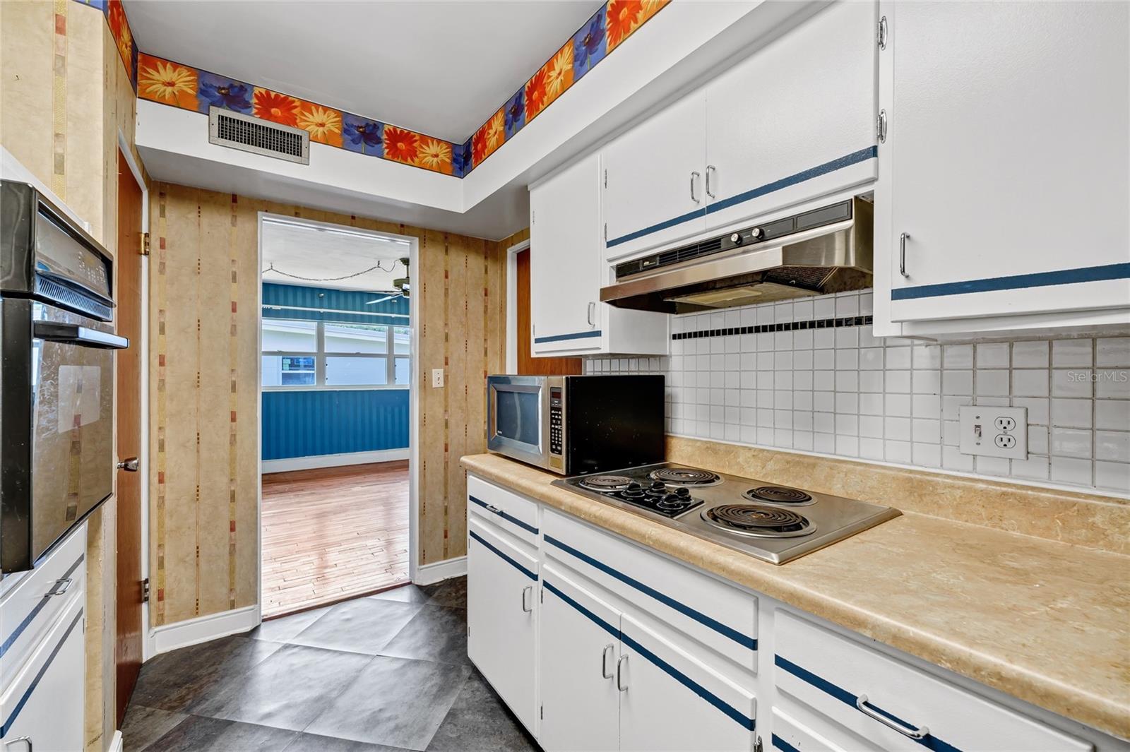 DOVER SHORES SIXTH ADD - Residential