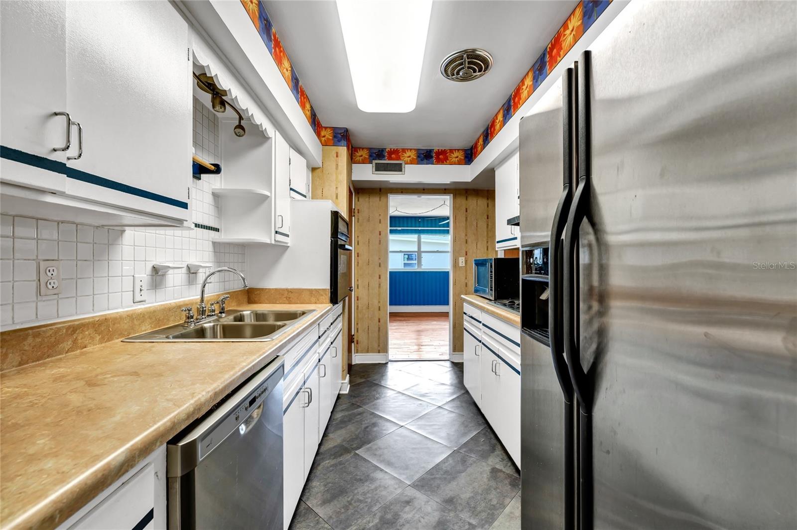 DOVER SHORES SIXTH ADD - Residential