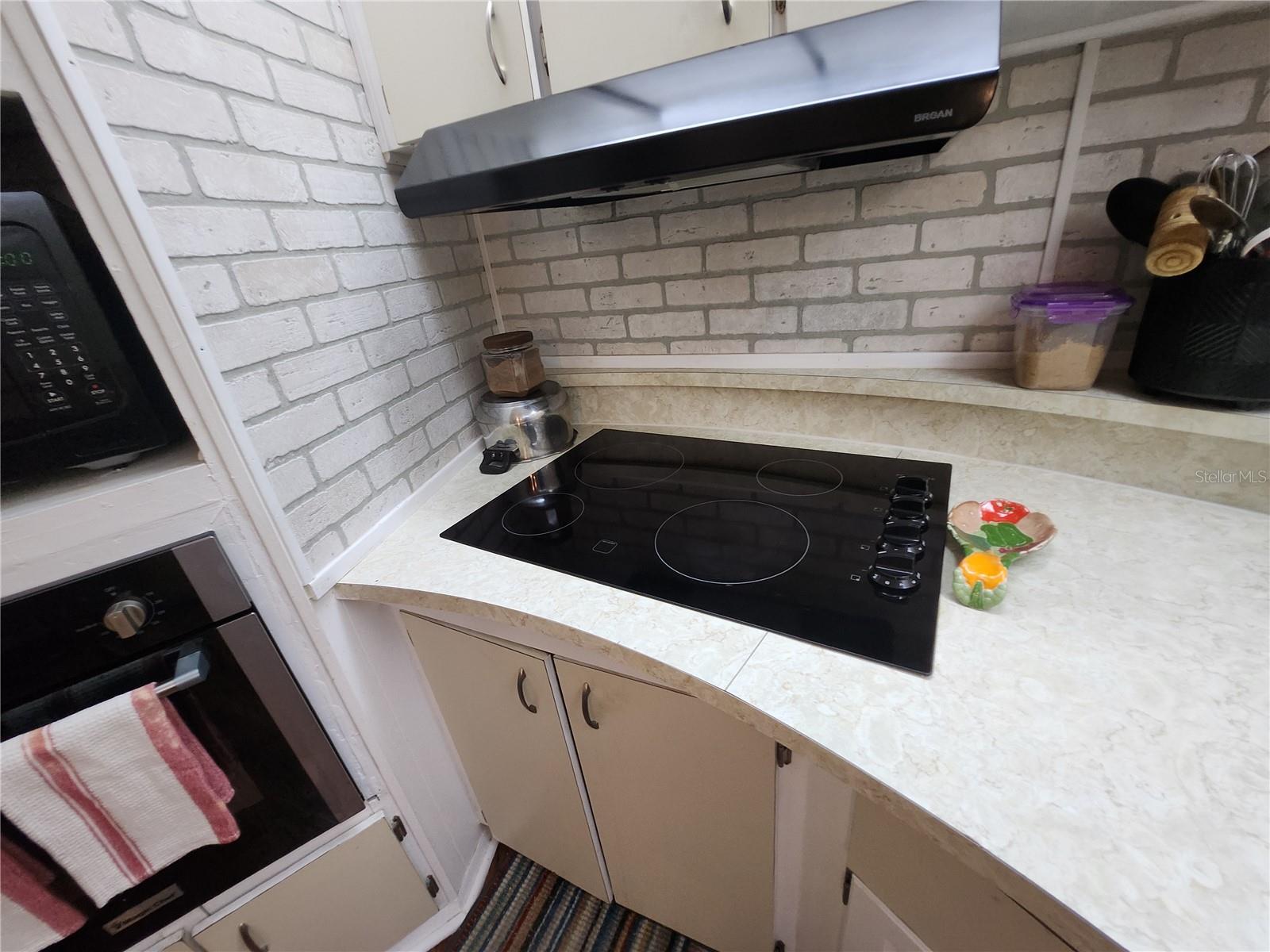 TWENTY-FOUR/THE TOWN/BELLEVIEW - Residential