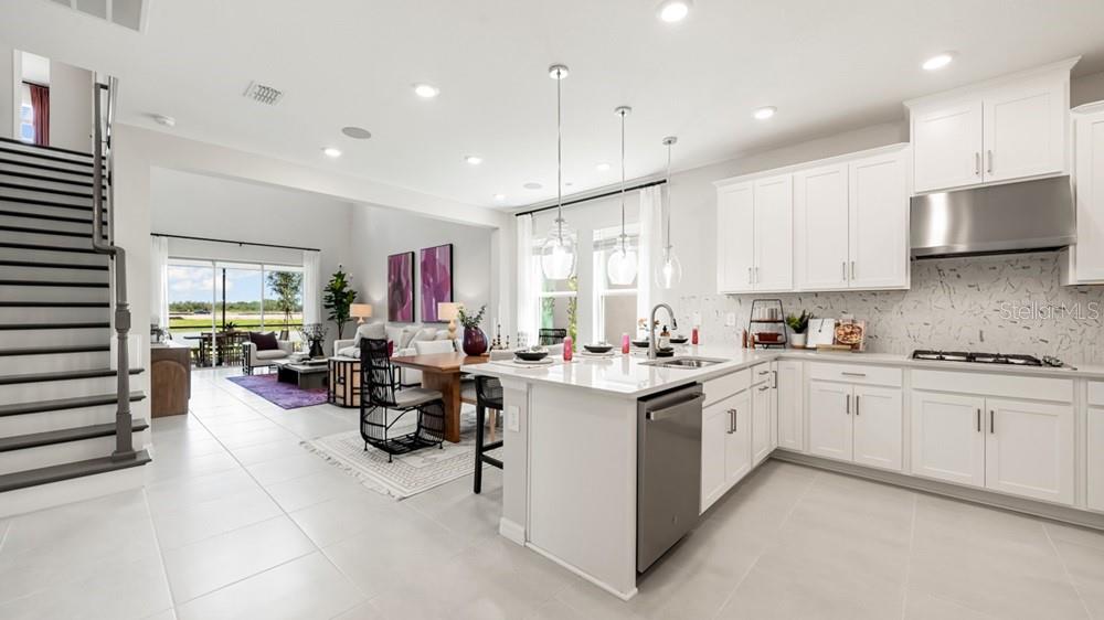 HILLCREST - Residential
