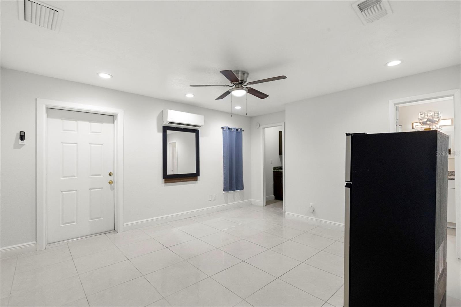 PINECREST VILLA - Residential