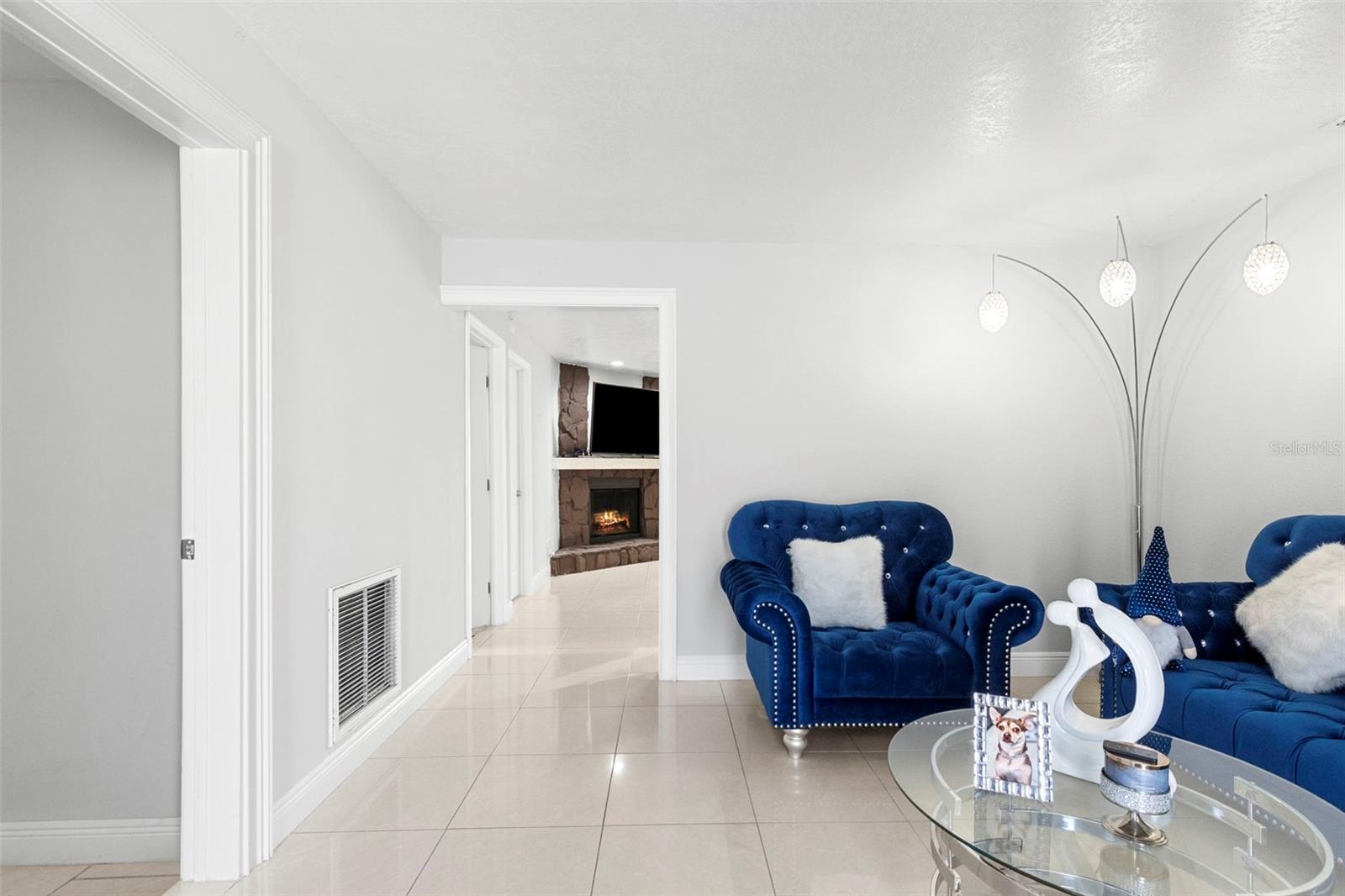 PINECREST VILLA - Residential