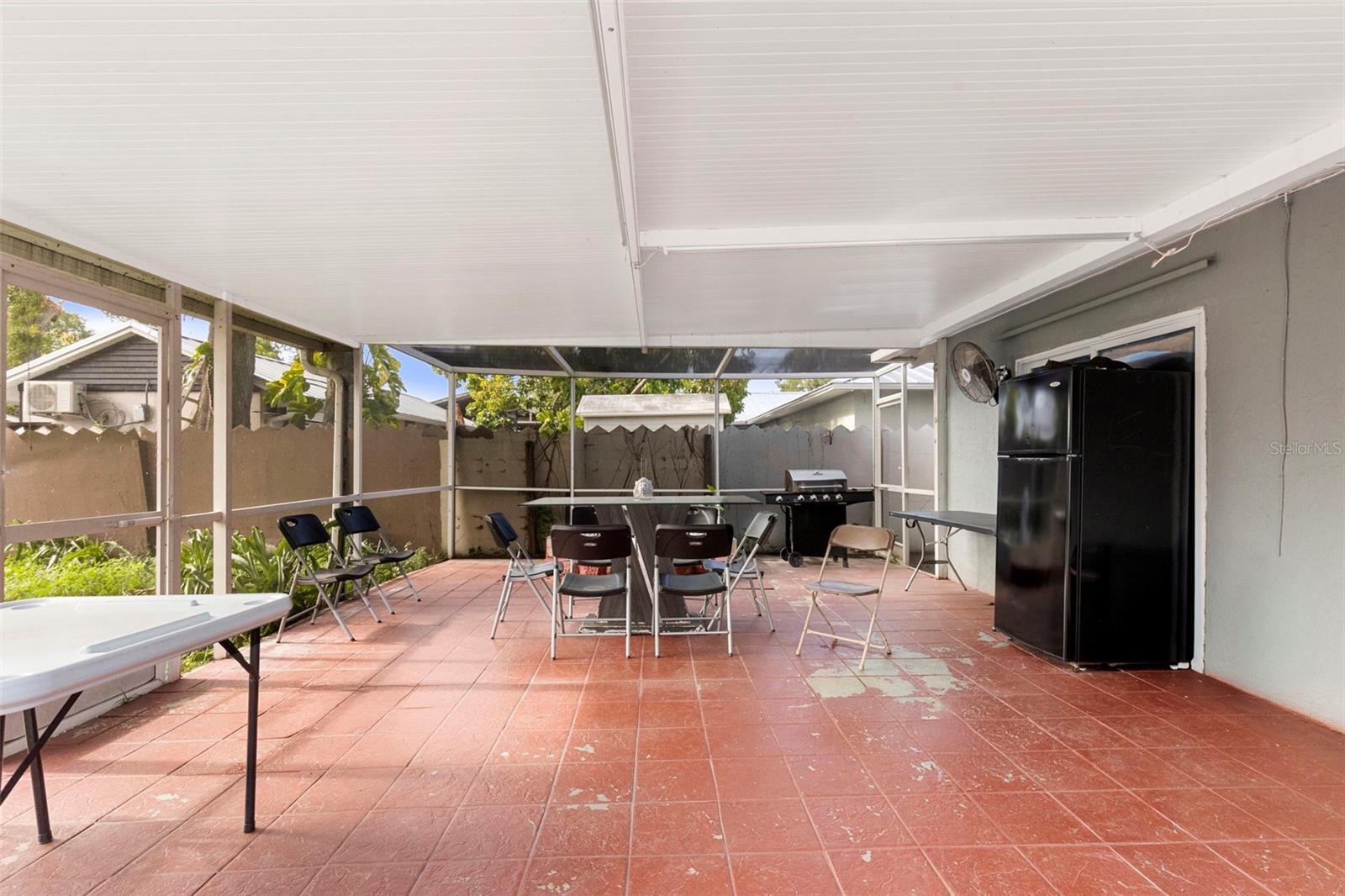 PINECREST VILLA - Residential
