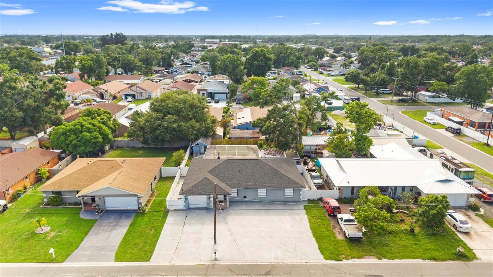 PINECREST VILLA - Residential