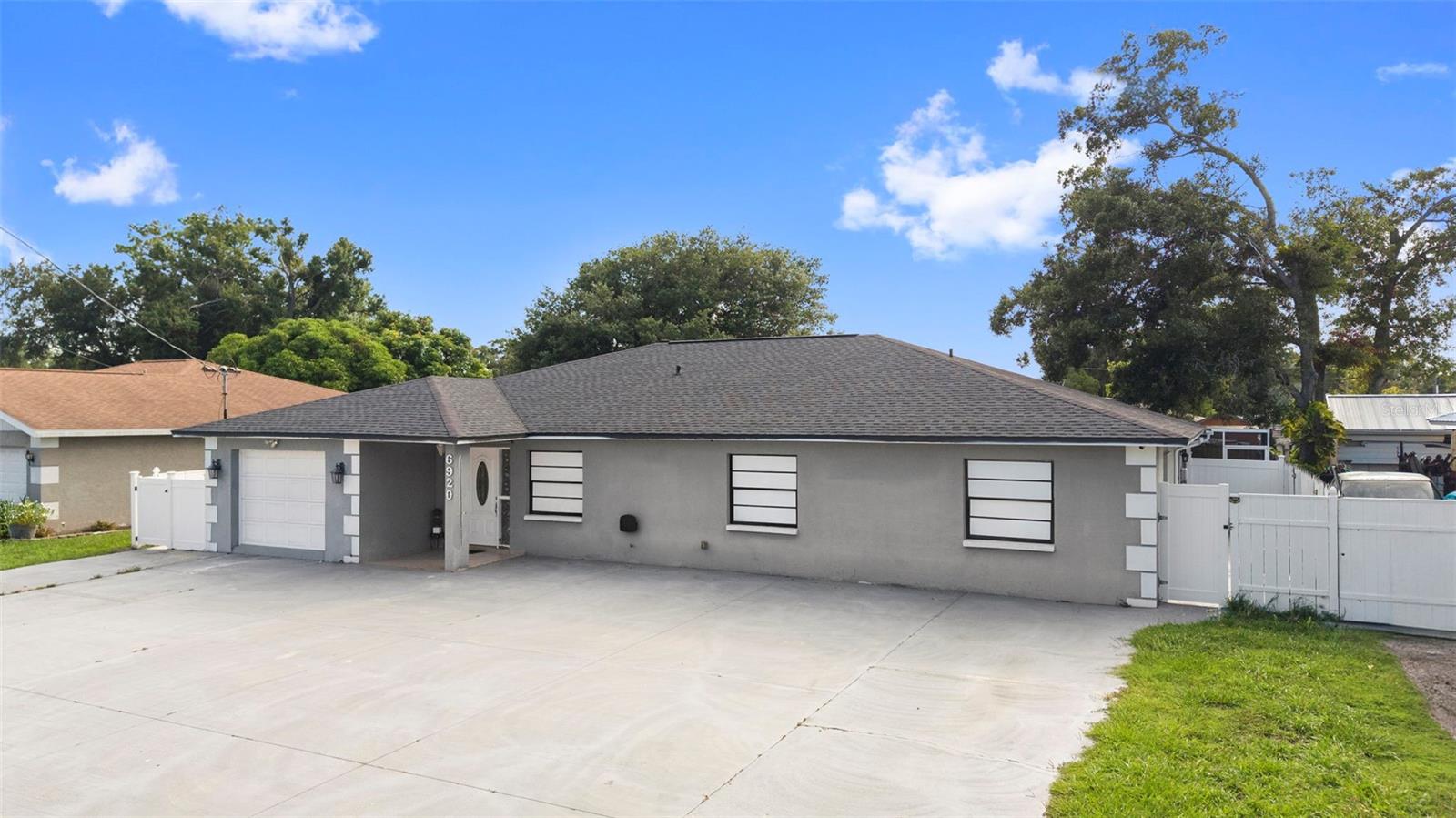 PINECREST VILLA - Residential