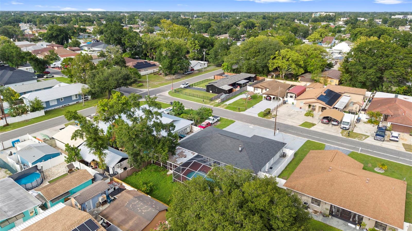 PINECREST VILLA - Residential