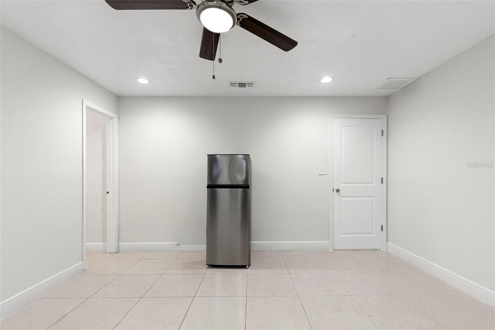 PINECREST VILLA - Residential