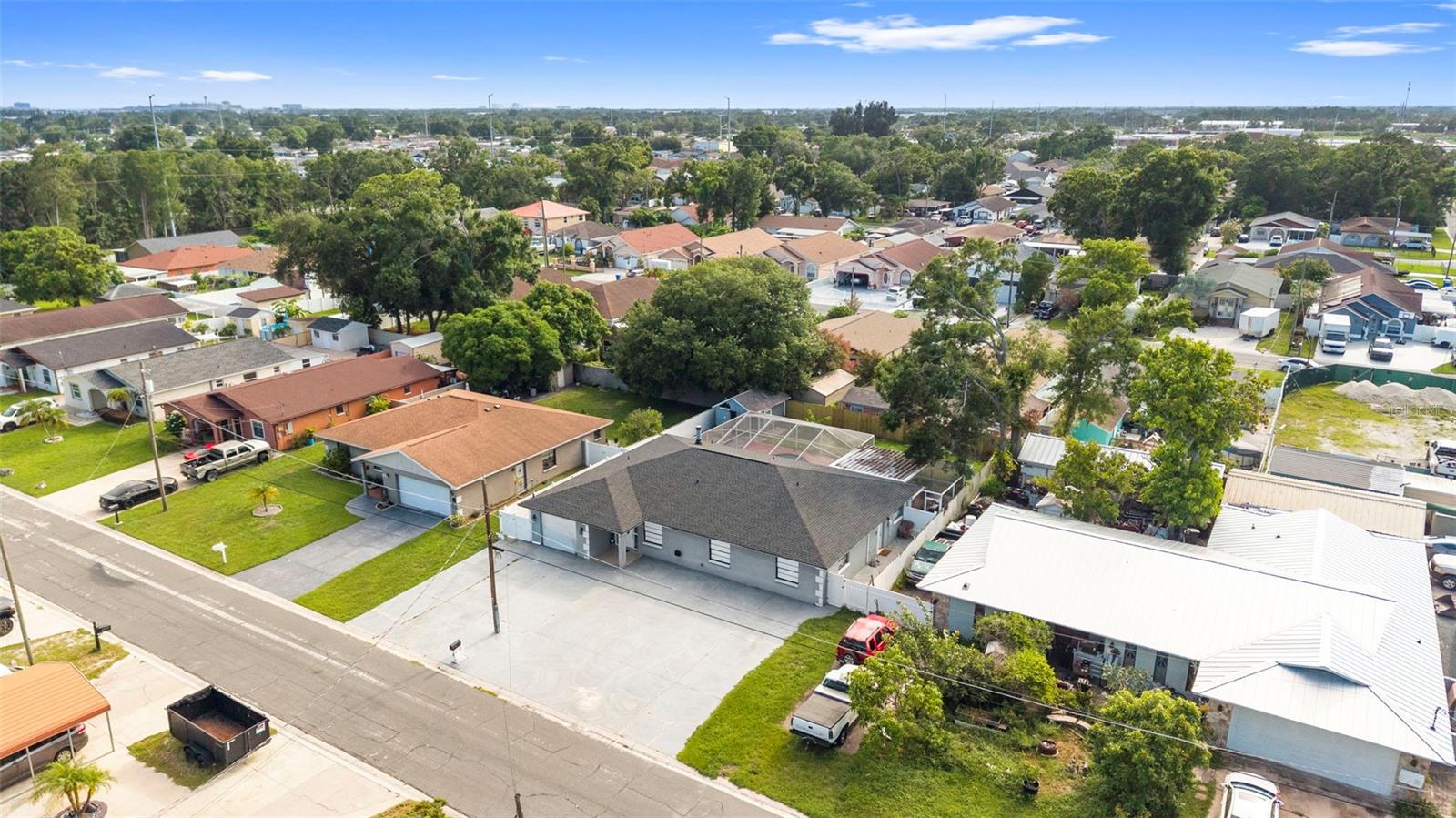 PINECREST VILLA - Residential