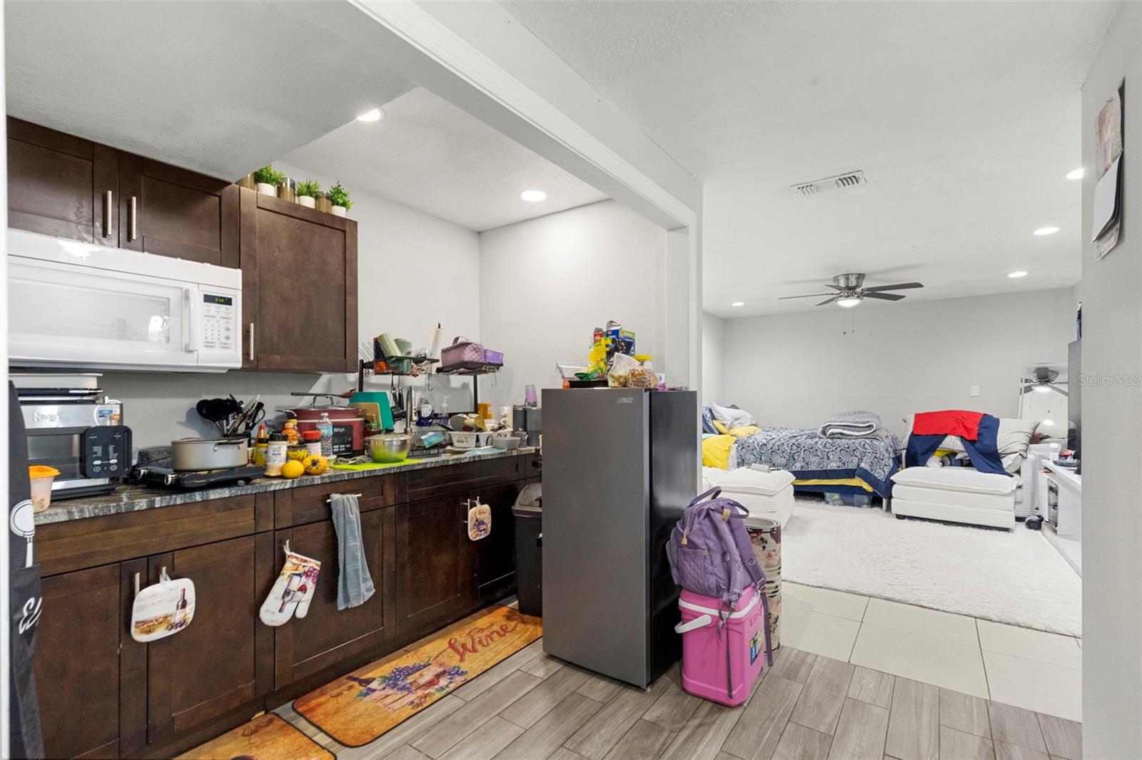 PINECREST VILLA - Residential
