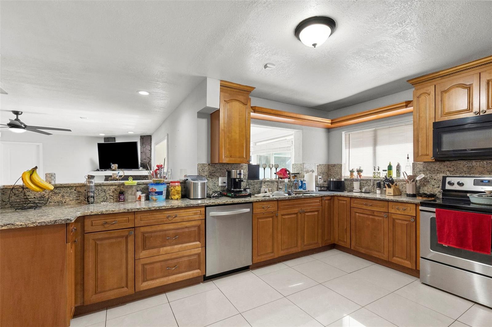 PINECREST VILLA - Residential