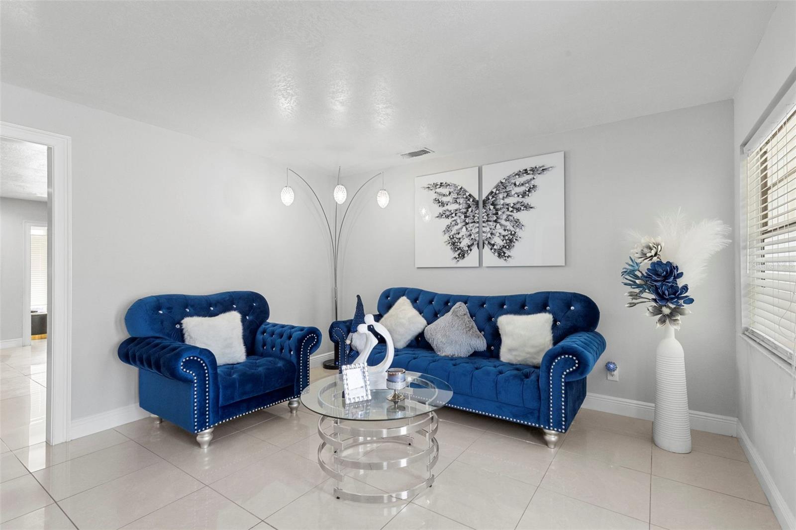 PINECREST VILLA - Residential