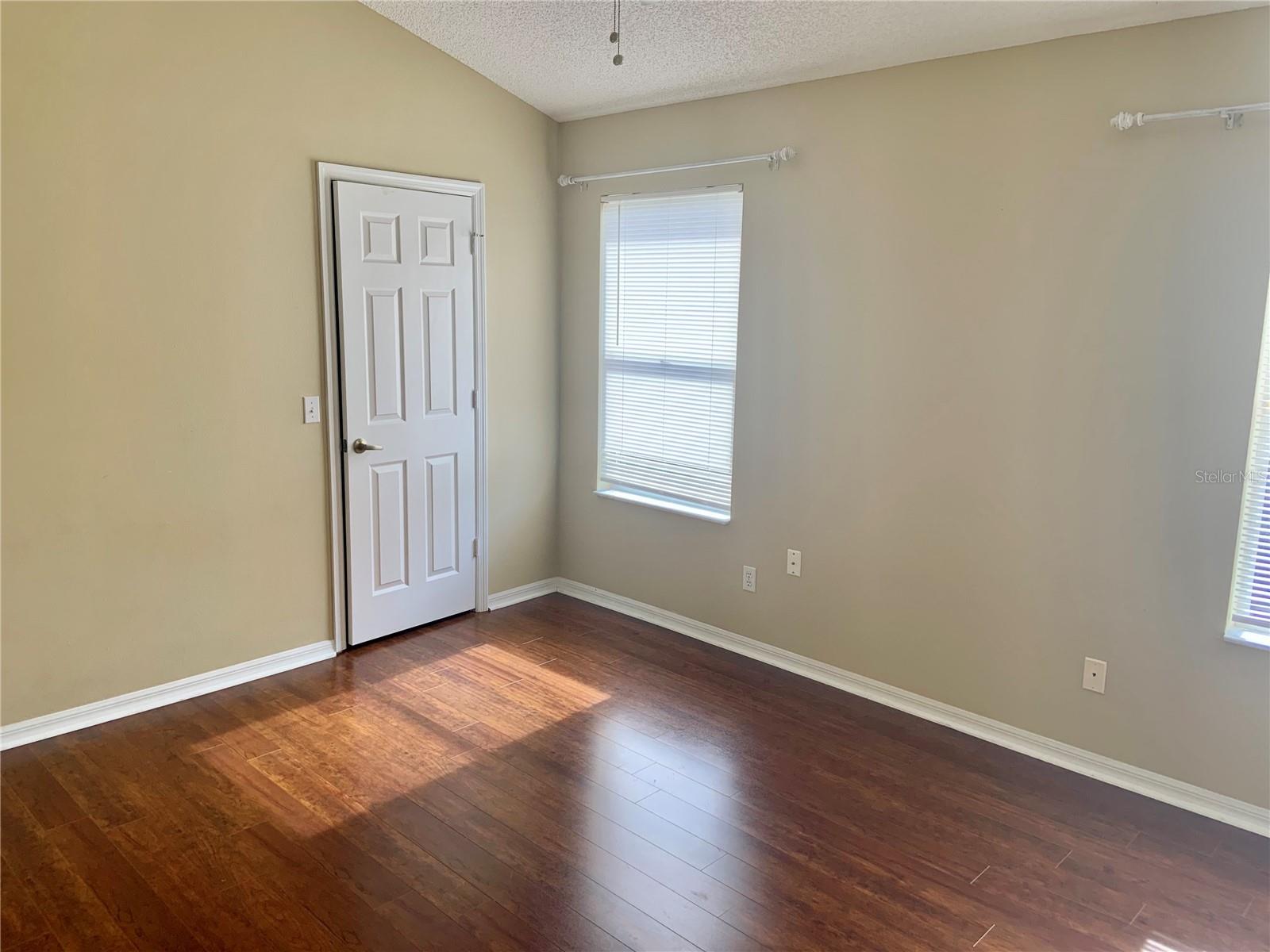 KINGSTON OAKS - Residential Lease
