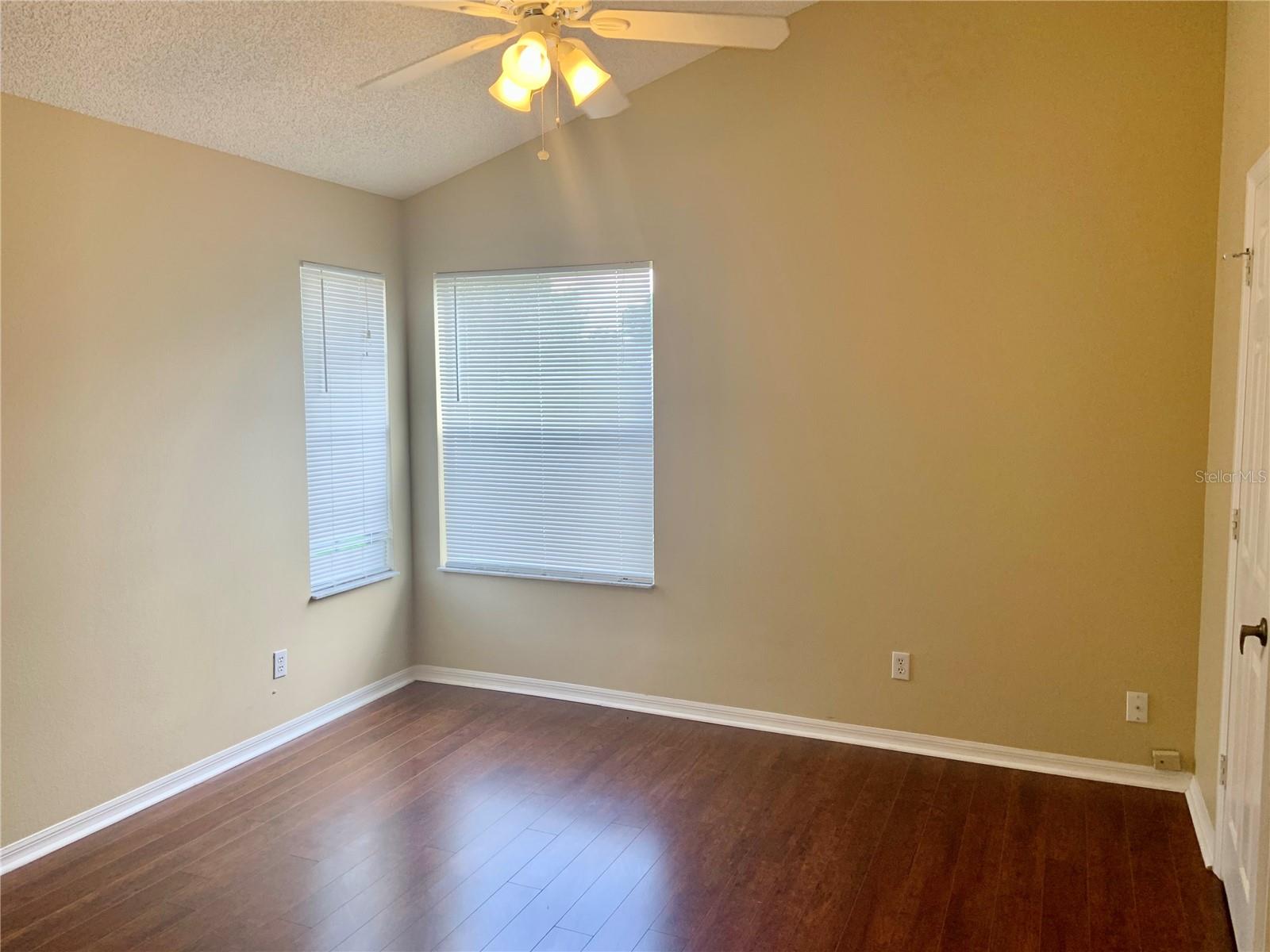KINGSTON OAKS - Residential Lease