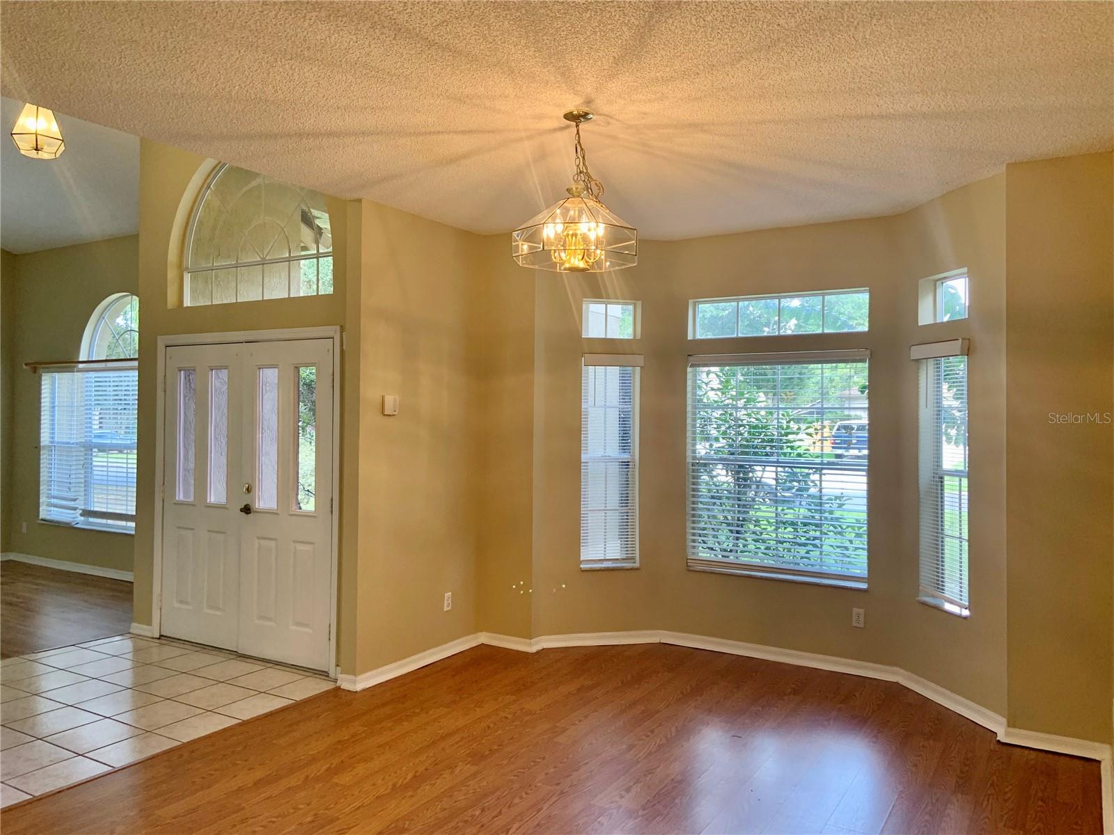KINGSTON OAKS - Residential Lease