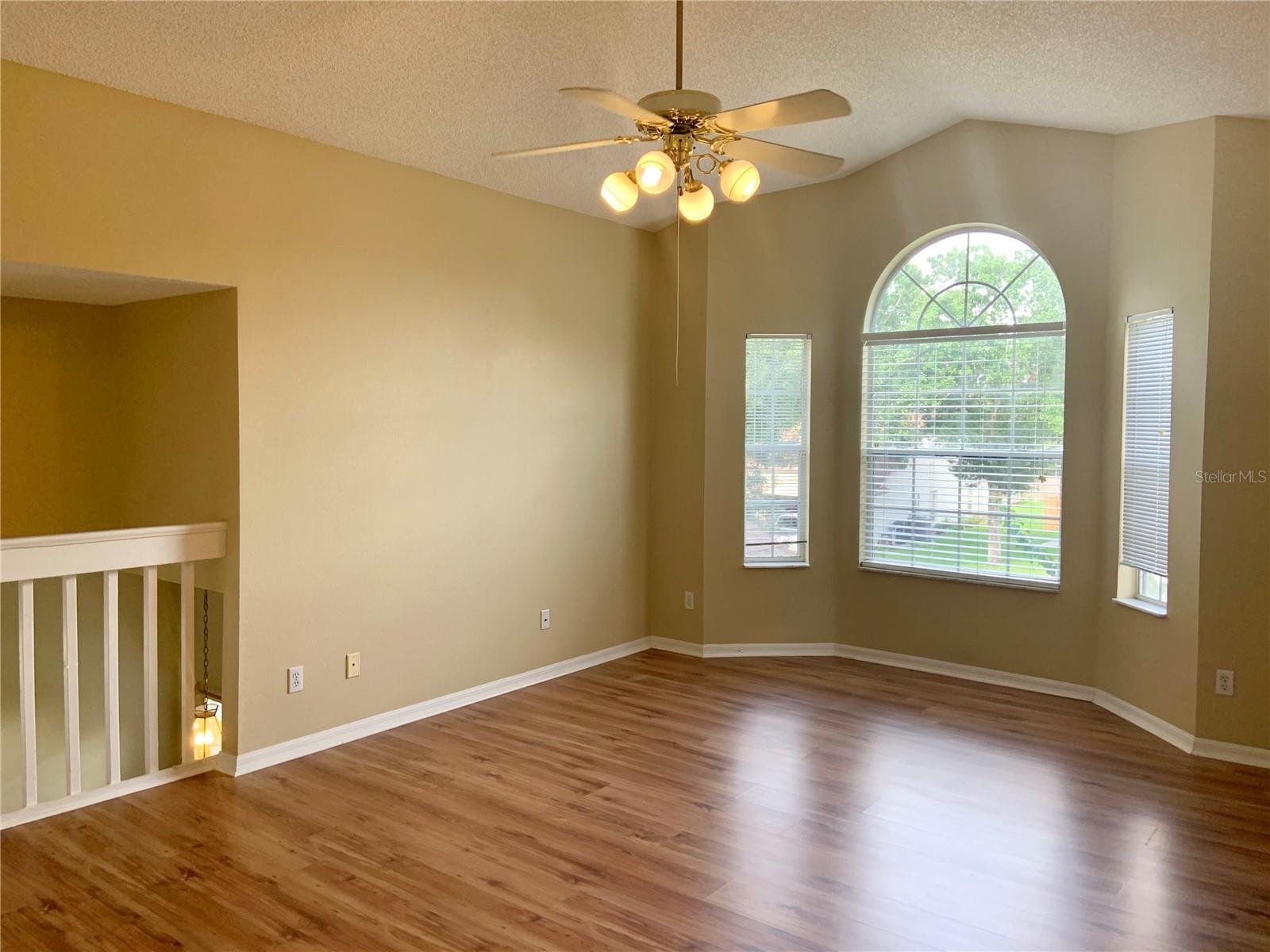 KINGSTON OAKS - Residential Lease