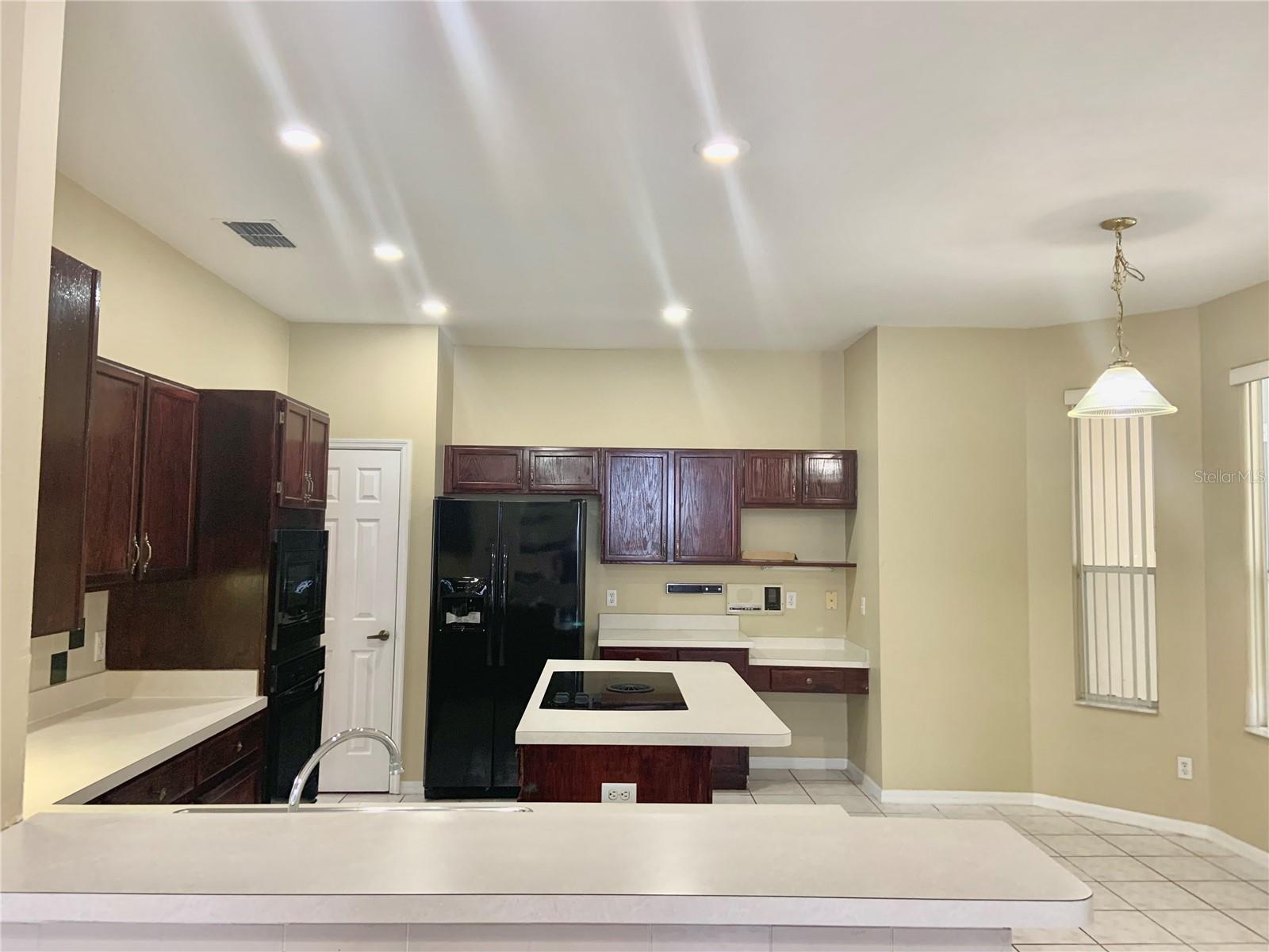 KINGSTON OAKS - Residential Lease