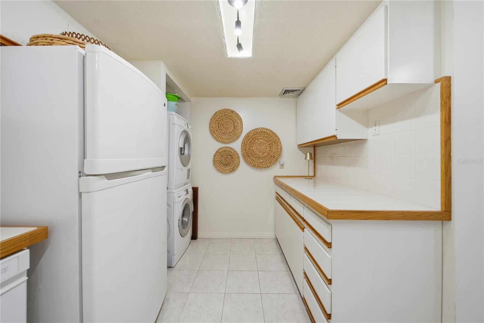KEY CAPRI CONDO - Residential