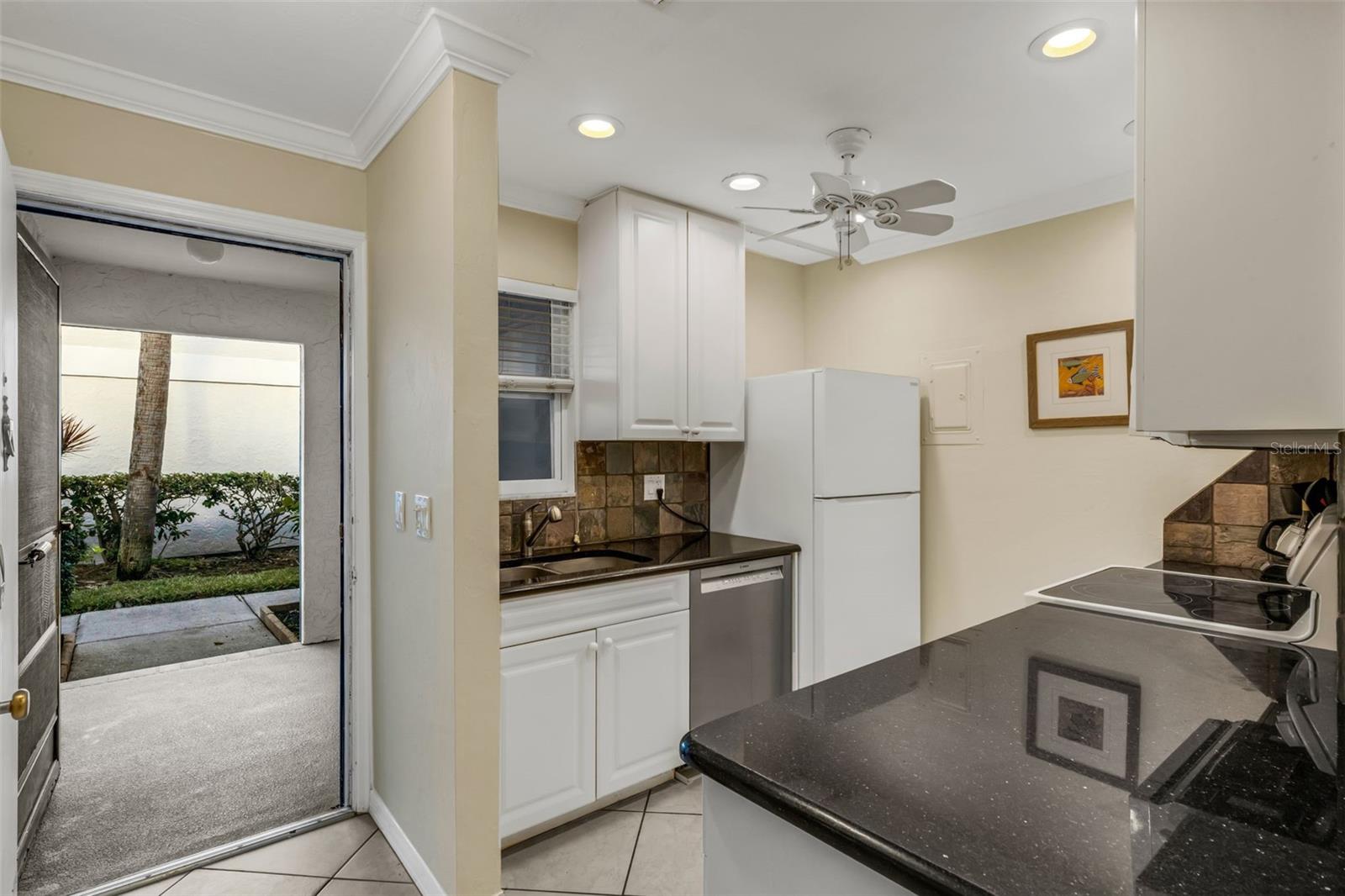 WHITE SANDS VILLAGE - Residential