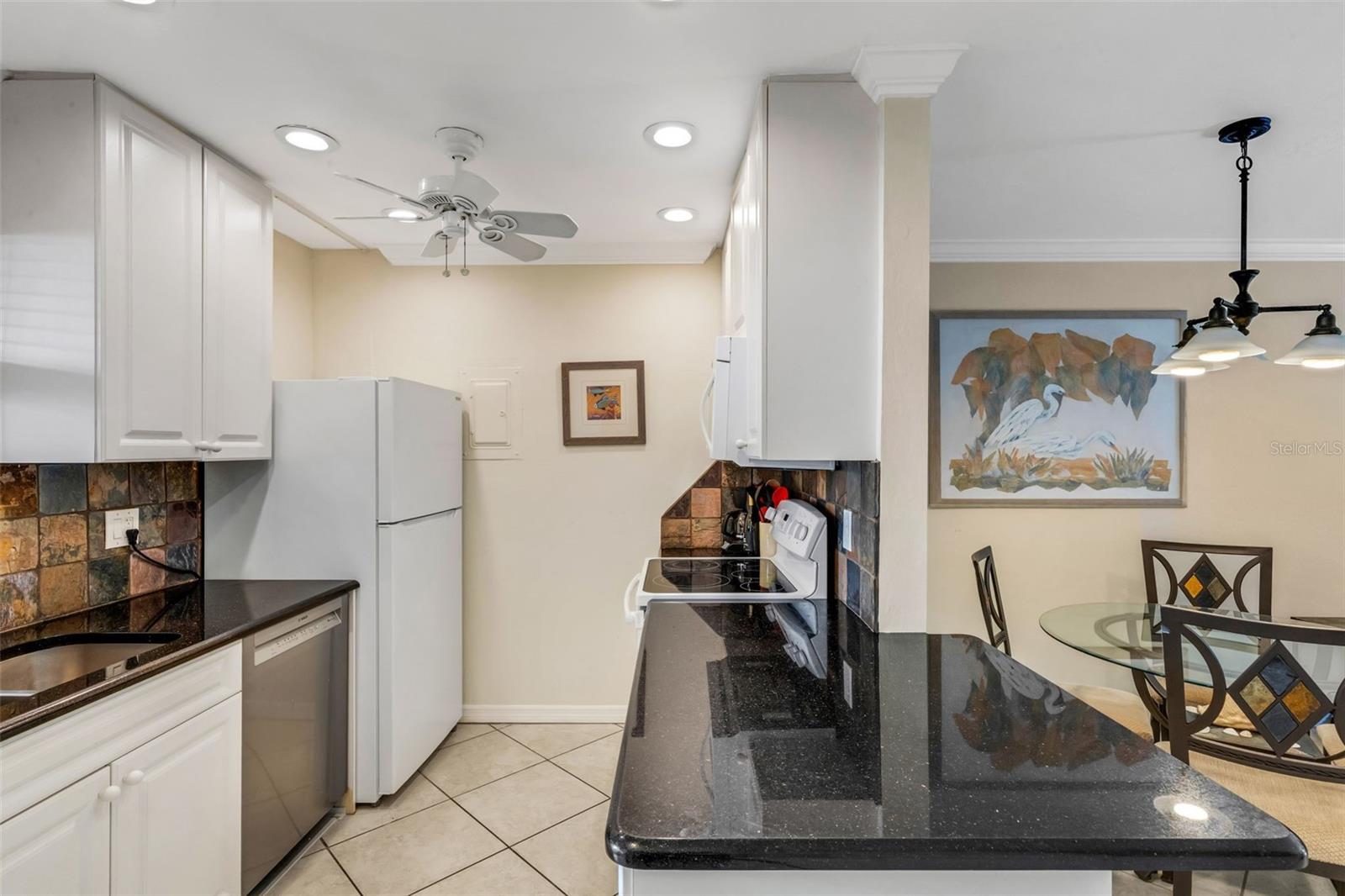 WHITE SANDS VILLAGE - Residential
