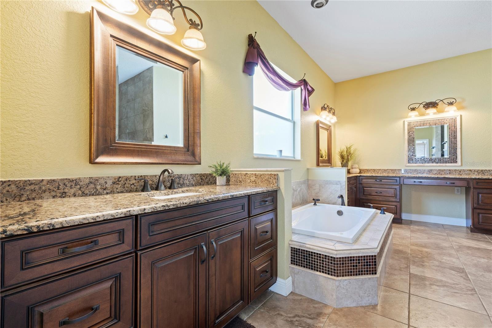 BUNGALOW BAY ESTATES - Residential
