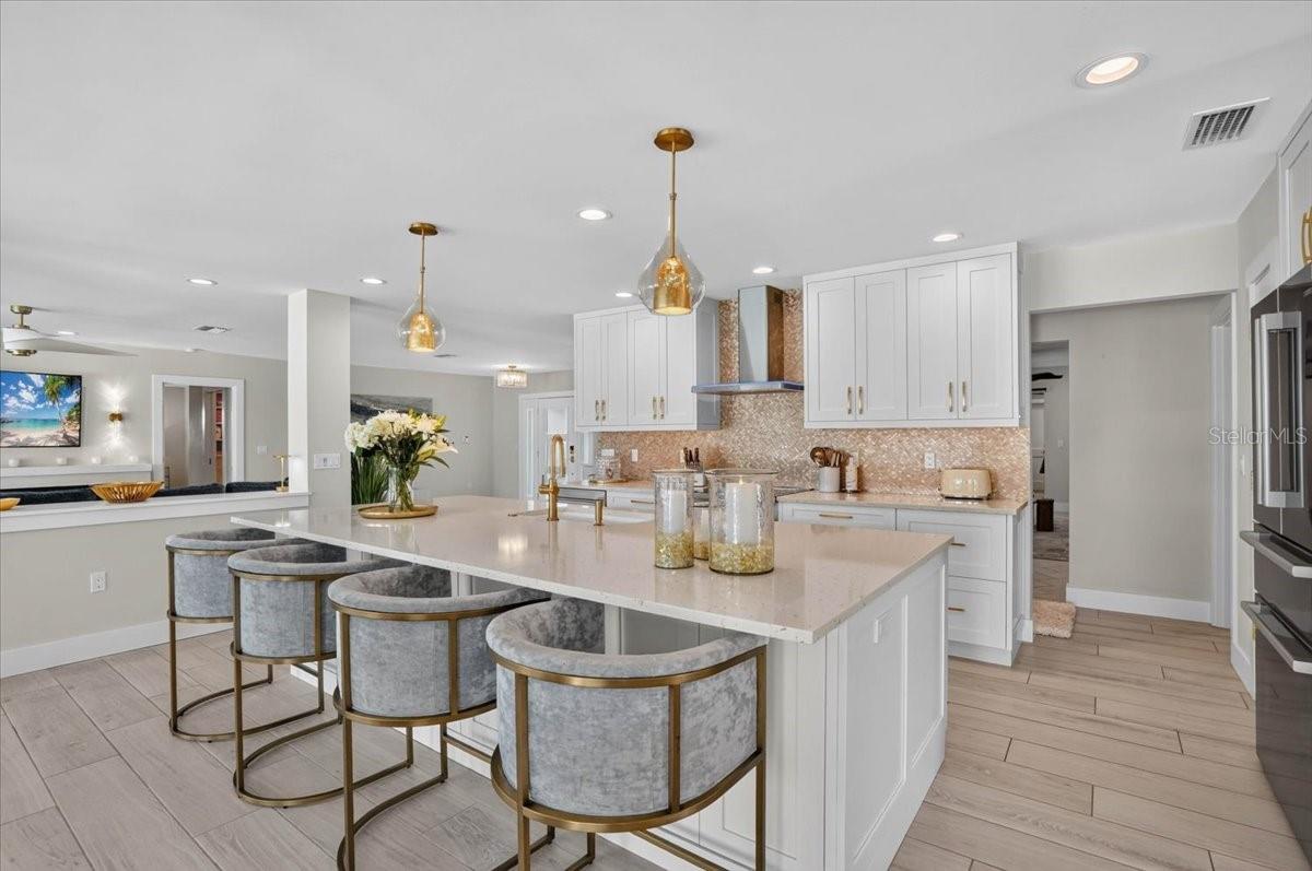 JOHN RINGLING ESTATES INC LIDO BC - Residential