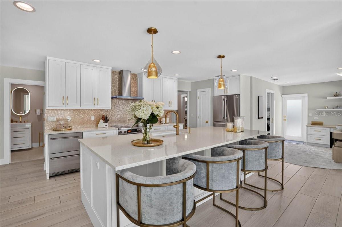 JOHN RINGLING ESTATES INC LIDO BC - Residential