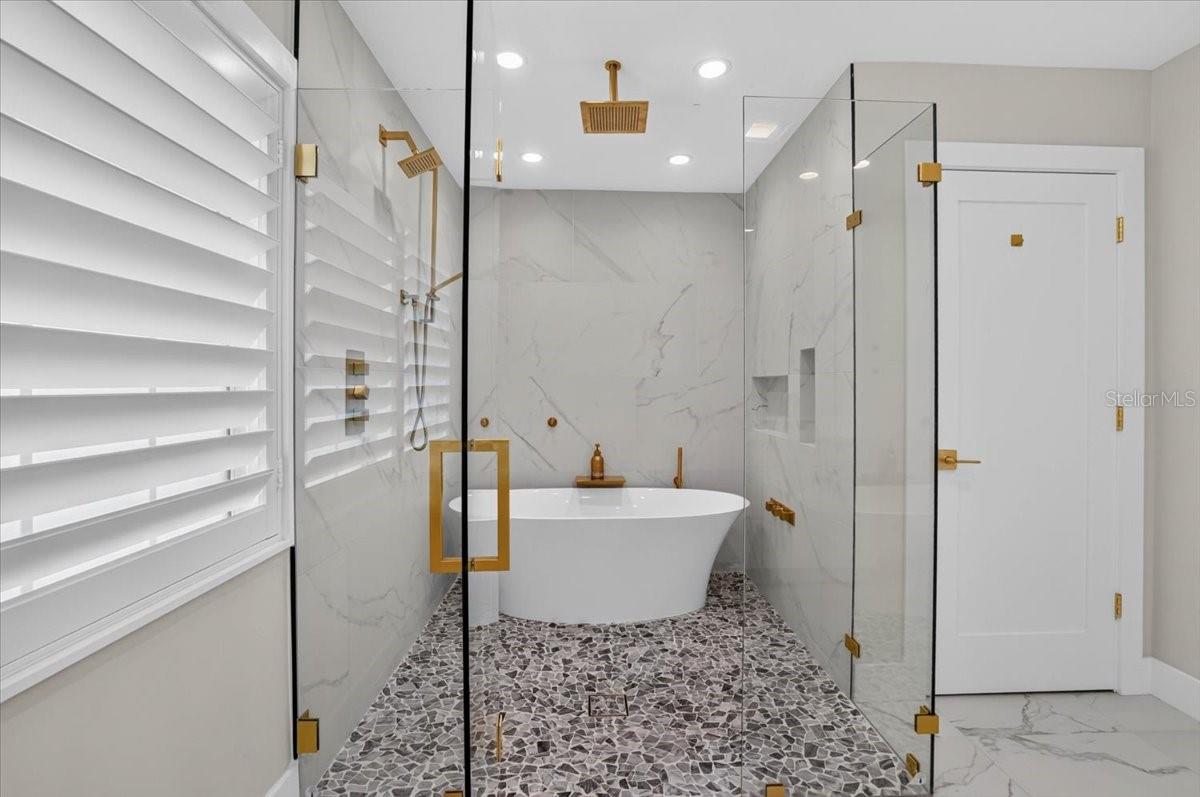 JOHN RINGLING ESTATES INC LIDO BC - Residential
