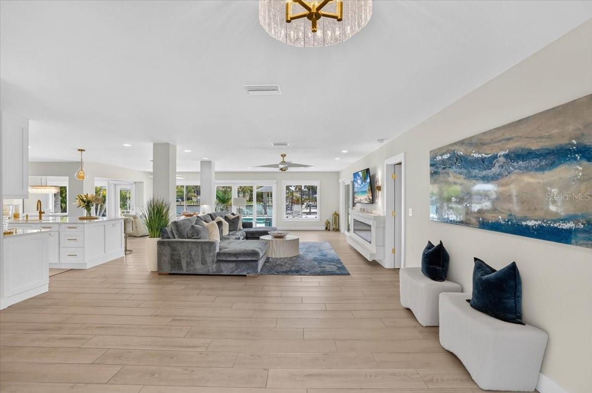JOHN RINGLING ESTATES INC LIDO BC - Residential