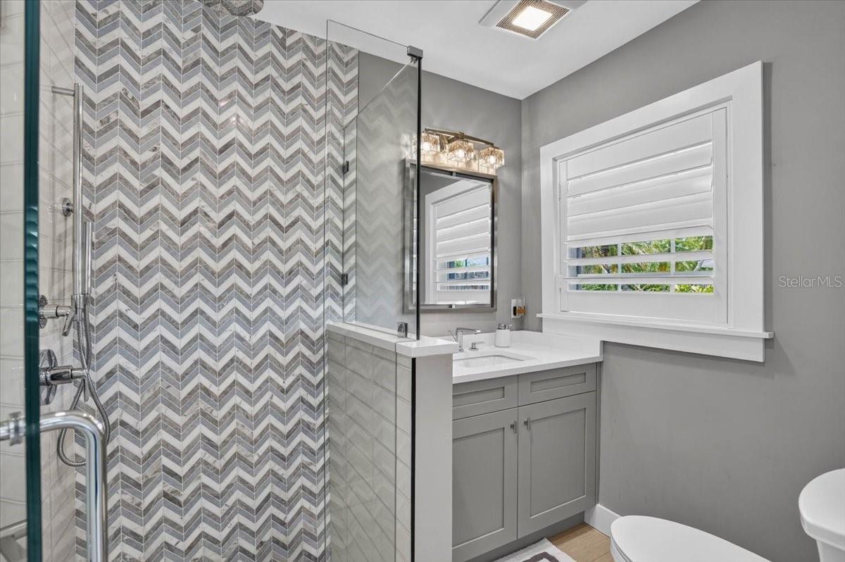JOHN RINGLING ESTATES INC LIDO BC - Residential