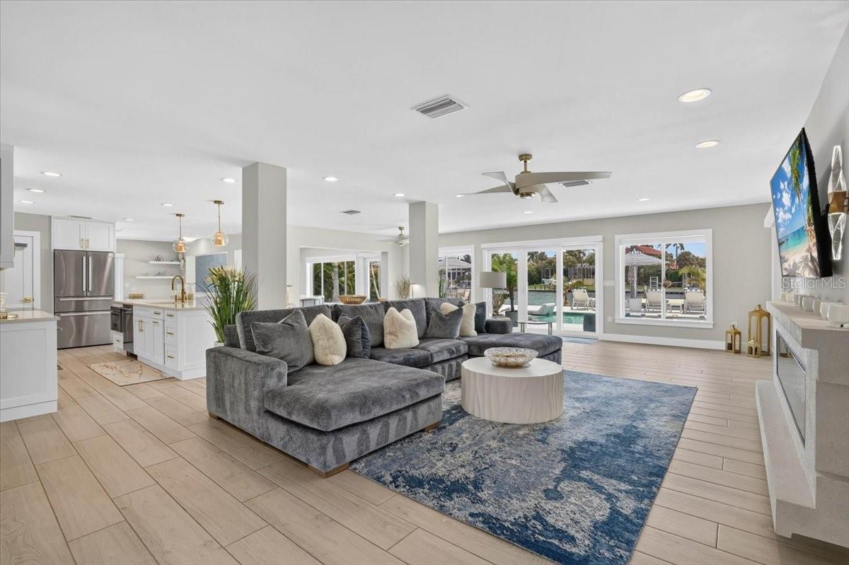 JOHN RINGLING ESTATES INC LIDO BC - Residential