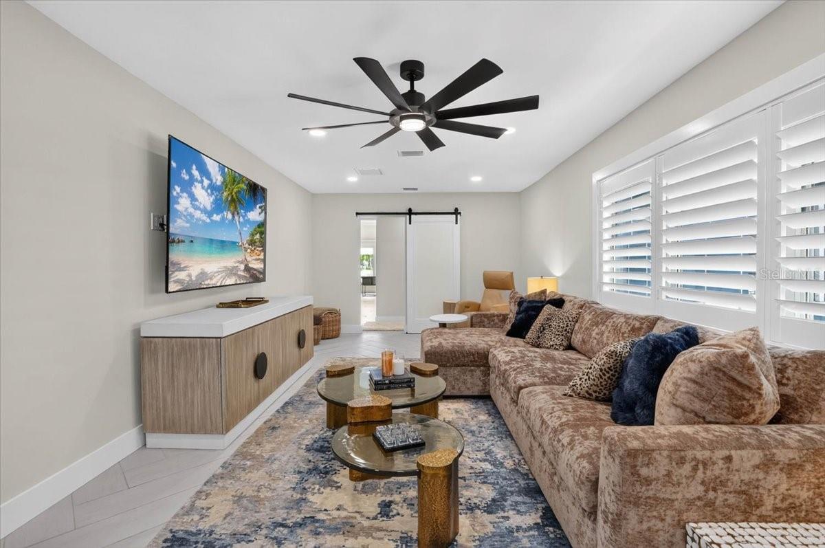 JOHN RINGLING ESTATES INC LIDO BC - Residential