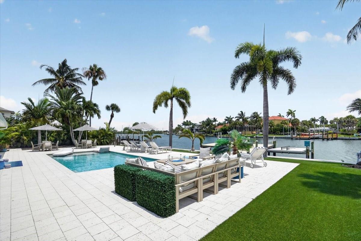JOHN RINGLING ESTATES INC LIDO BC - Residential